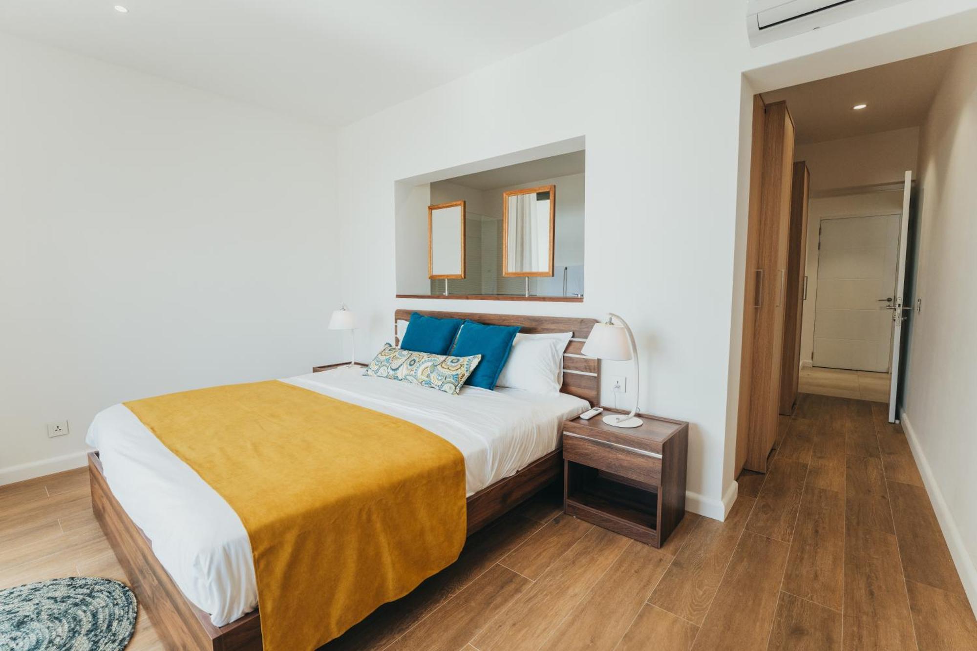 Appartement De Luxe Piscine Et Vue Mer Rivière Noire Extérieur photo