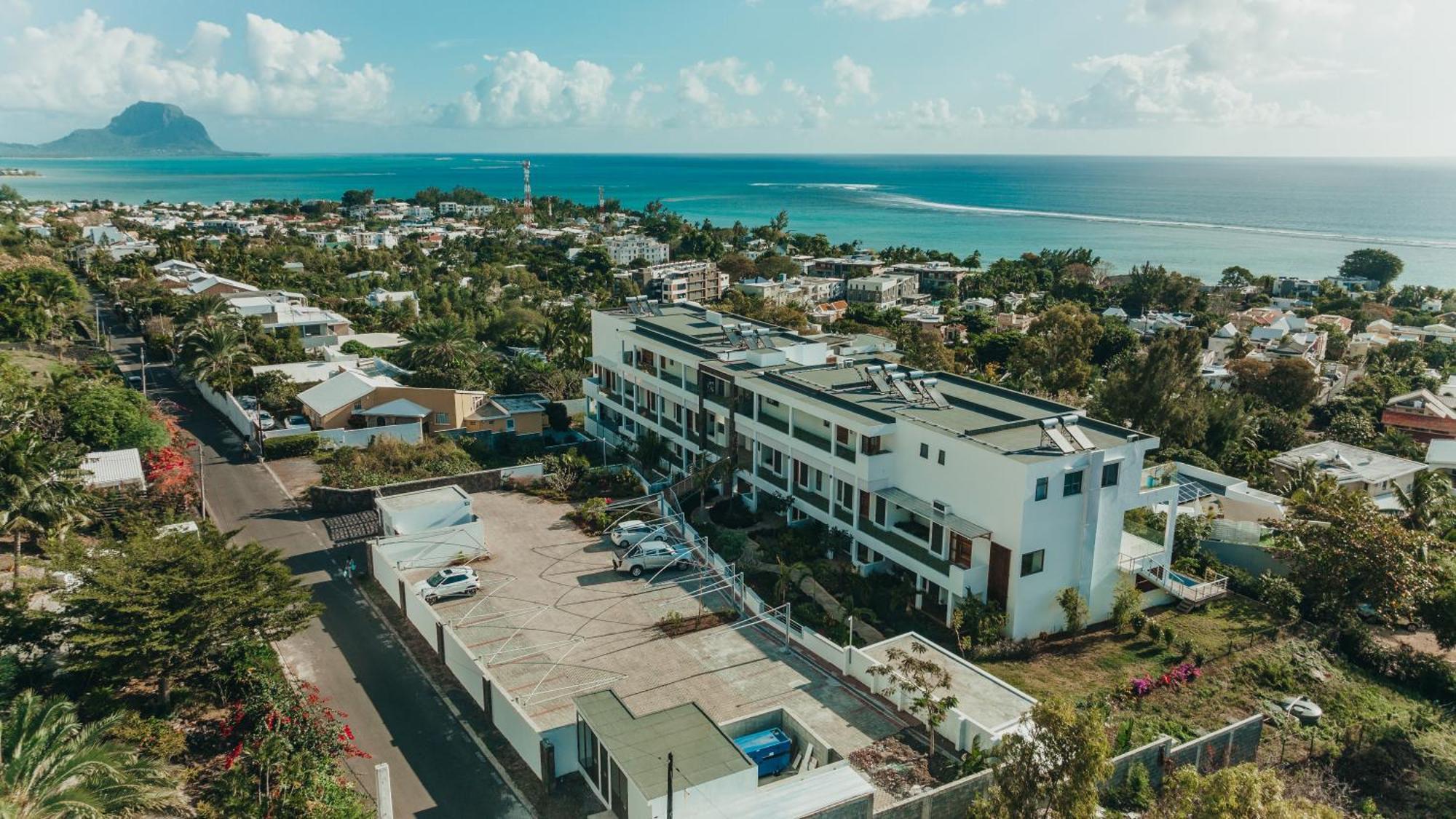 Appartement De Luxe Piscine Et Vue Mer Rivière Noire Extérieur photo