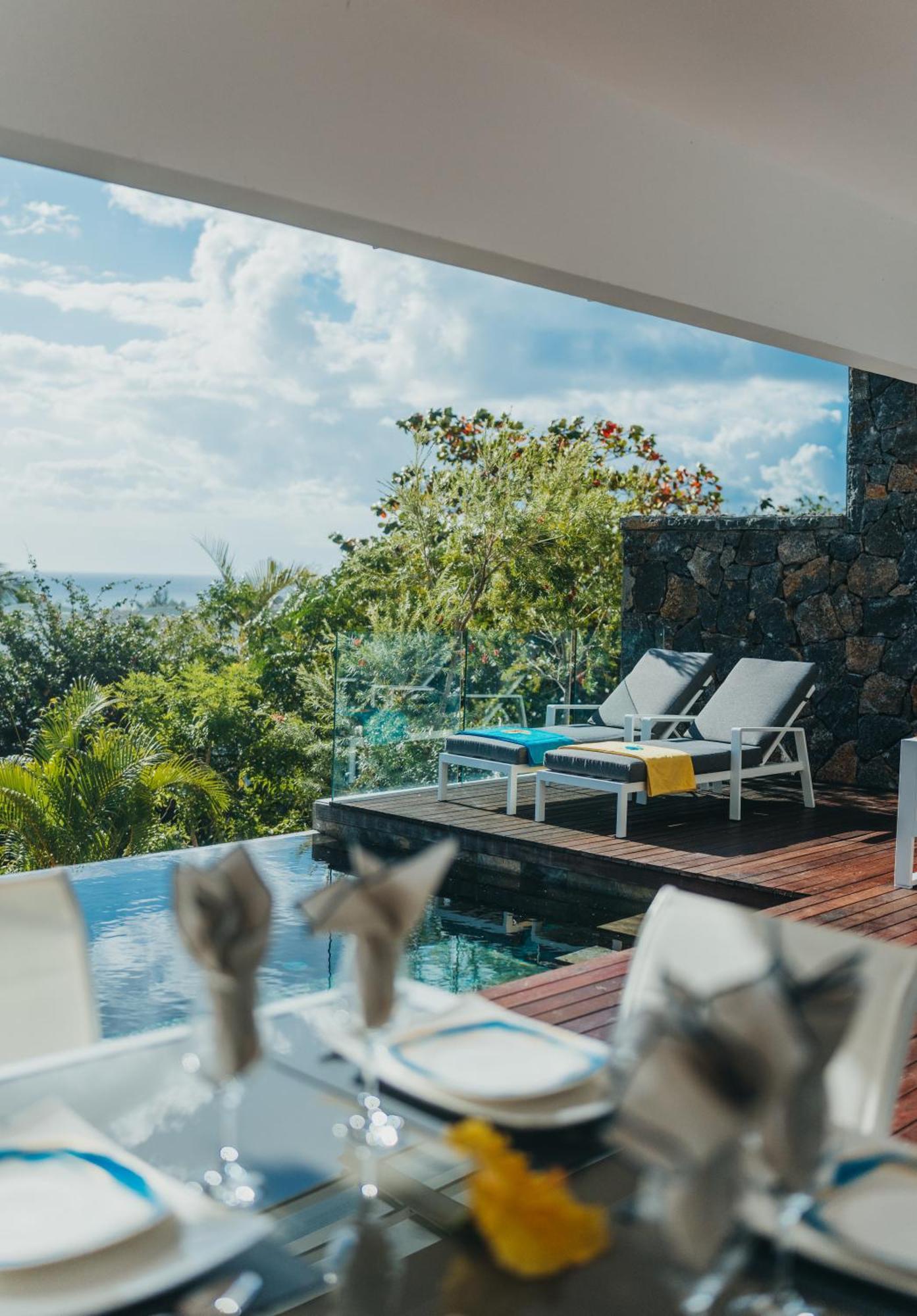 Appartement De Luxe Piscine Et Vue Mer Rivière Noire Extérieur photo